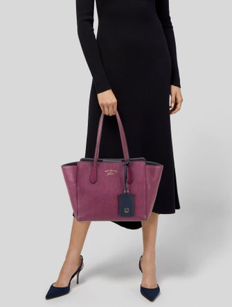 Gucci Leather Swing Medium