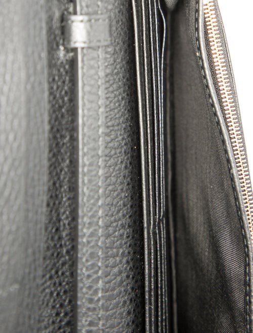 Gucci Signature Swing