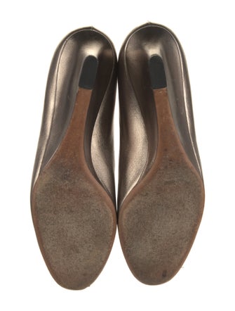 Gucci Leather Pumps