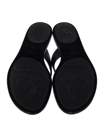 Gucci Leather Flip Flops