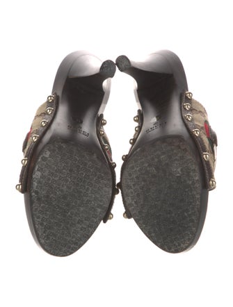 Gucci GG Canvas Canvas Slides