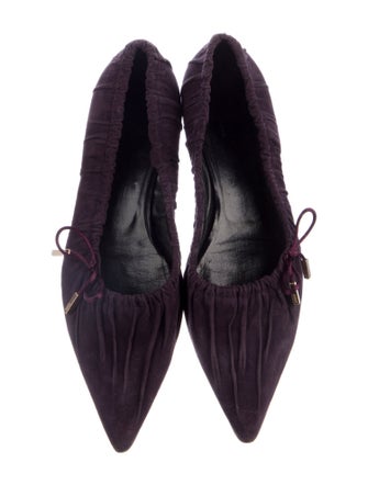 Gucci Suede Ruffle Embellishment Flats