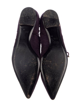 Gucci Suede Ruffle Embellishment Flats