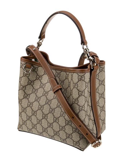 Gucci GG Supreme supreme emblem