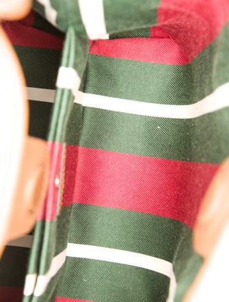 Gucci GG Supreme supreme emblem