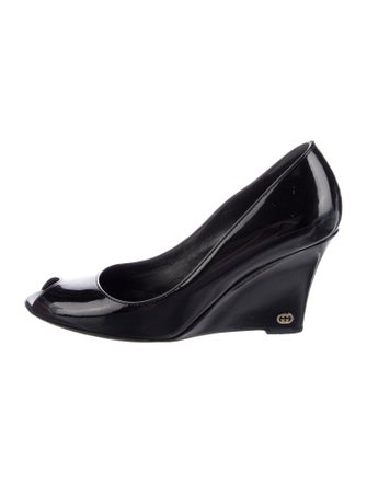 Gucci Interlocking G Logo Patent Leather Pumps