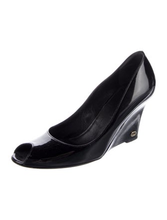 Gucci Interlocking G Logo Patent Leather Pumps