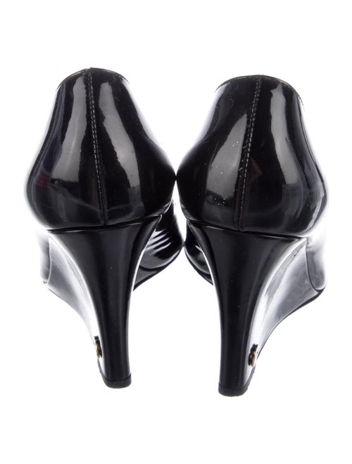 Gucci Interlocking G Logo Patent Leather Pumps