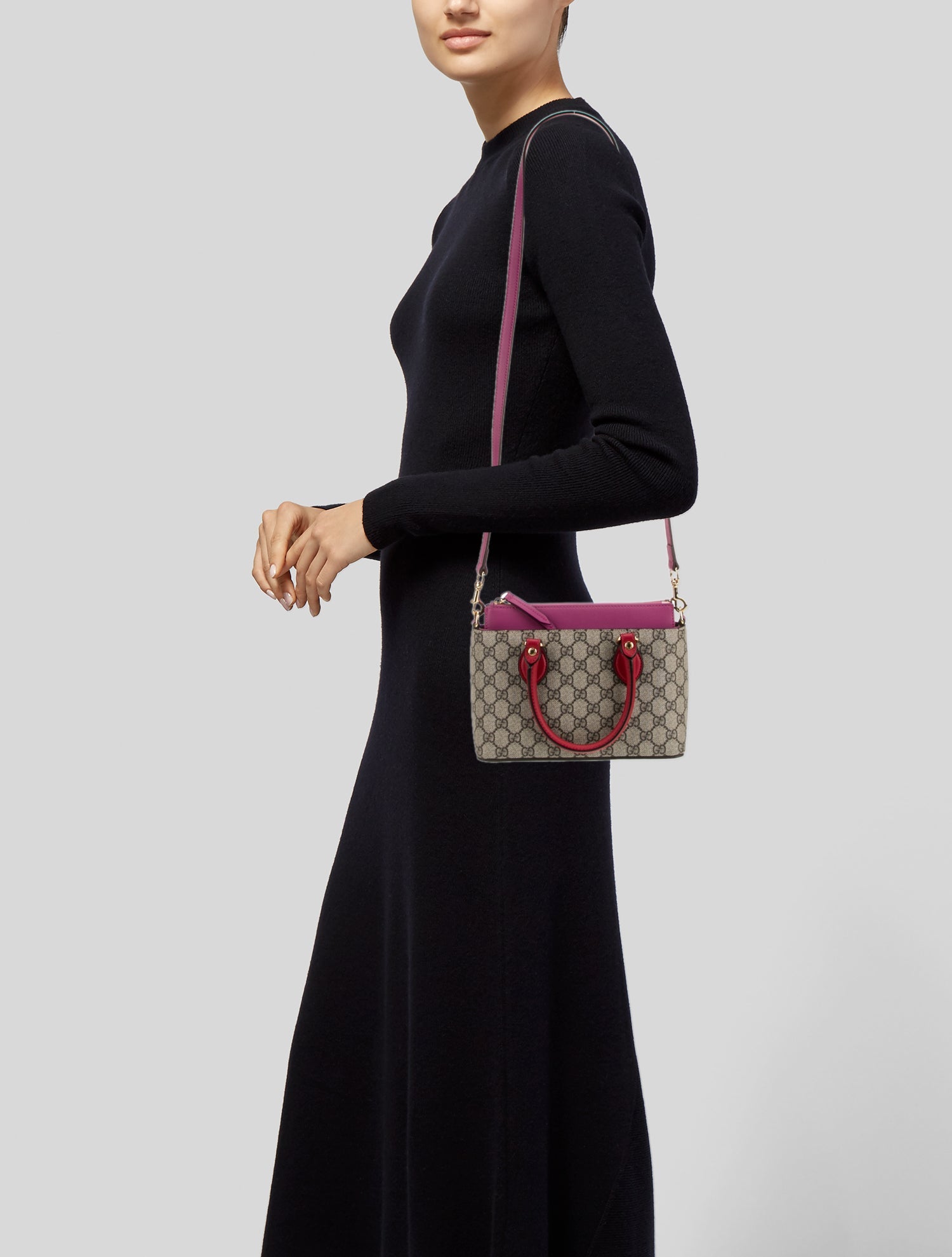 Gucci GG Supreme Shoulder Bag Mini