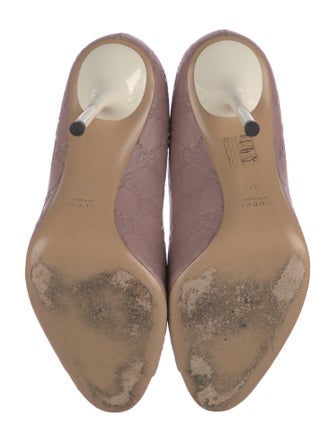 Gucci GG Signature Leather Pumps