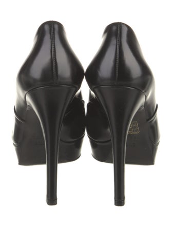 Gucci Leather Pumps
