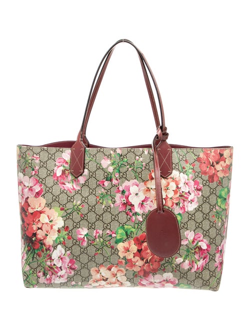Gucci GG Supreme Tote Medium