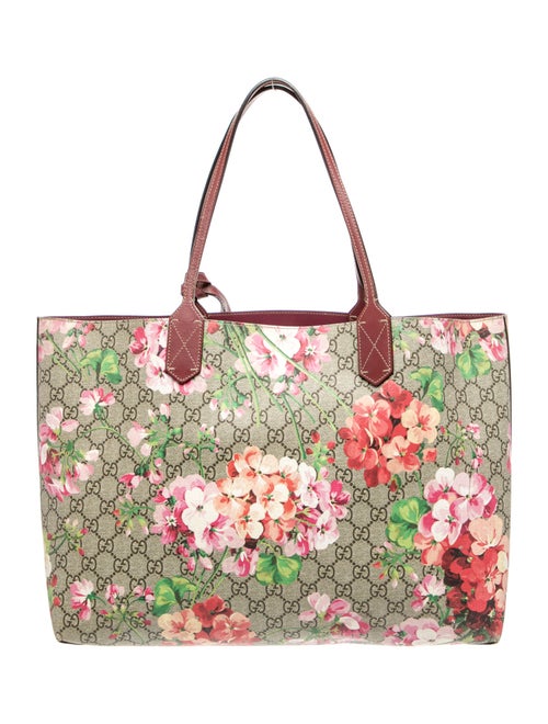 Gucci GG Supreme Tote Medium