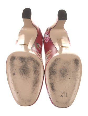 Gucci Blooms Print Leather Pumps