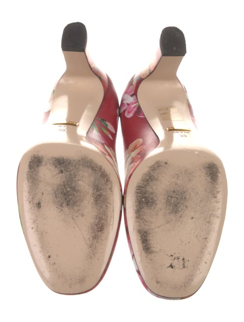 Gucci Blooms Print Leather Pumps