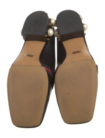 Gucci Double G Logo Leather Pumps