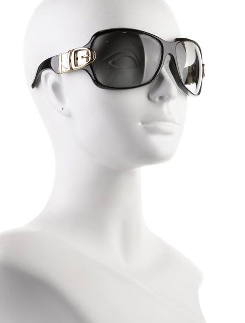 Gucci Oversize Tinted Sunglasses