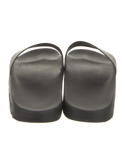 Gucci GG Supreme Slides