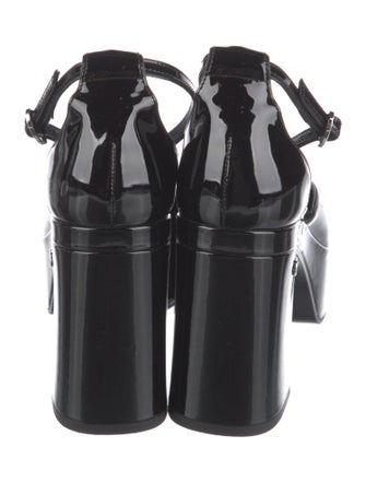 Gucci Double G Logo Patent Leather D'Orsay Pumps