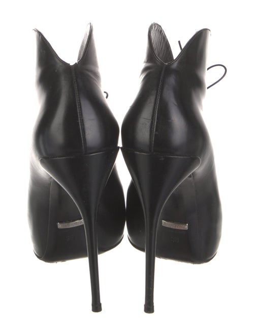 Gucci Leather Pumps