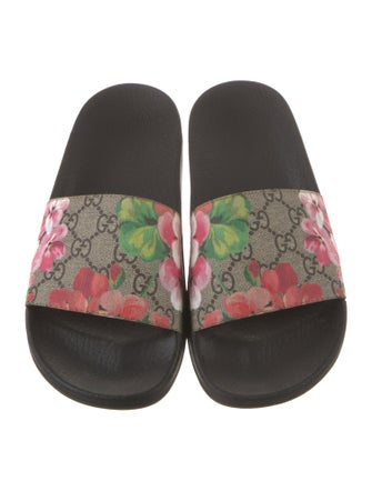 Gucci GG Supreme Canvas Slides