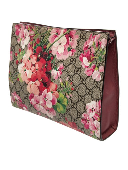 Gucci GG Supreme Clutch