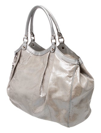 Gucci GG Signature Sukey