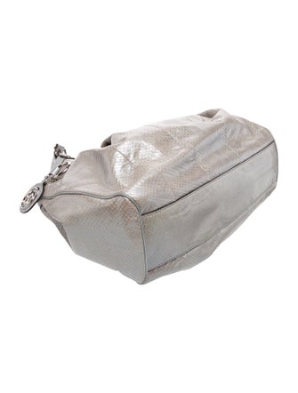 Gucci GG Signature Sukey