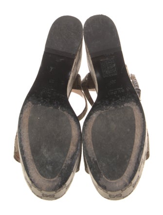 Gucci GG Canvas Canvas Sandals