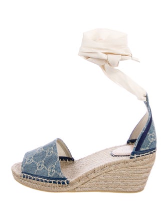 Gucci GG Supreme Denim D'Orsay Pumps