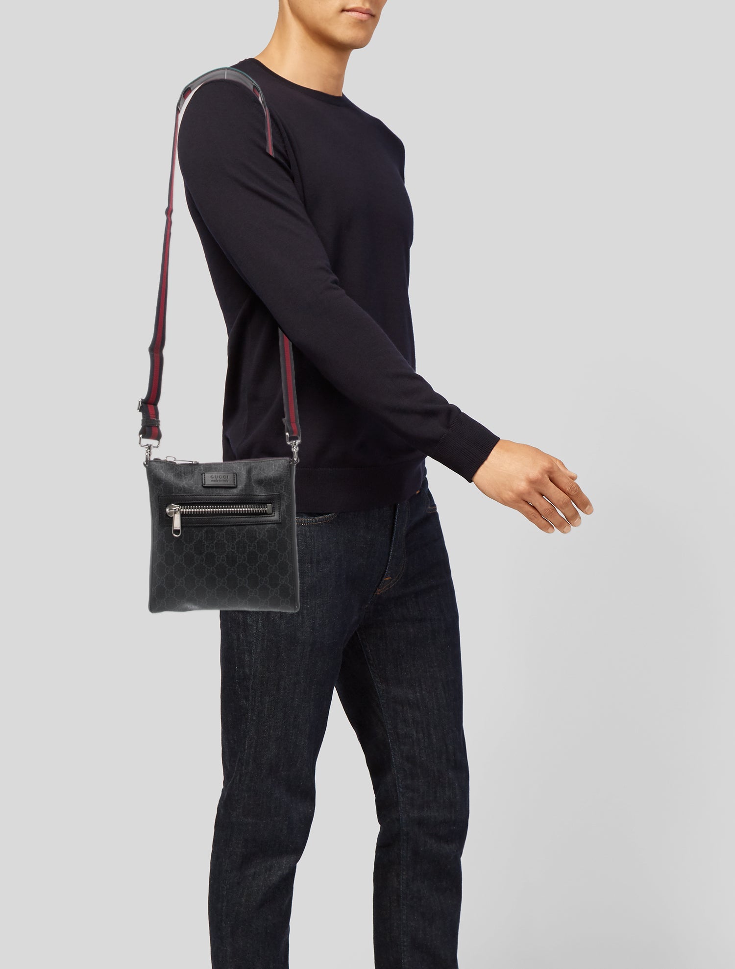 Gucci GG Supreme Flat Messenger