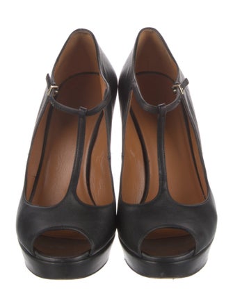 Gucci Leather T-Strap Pumps