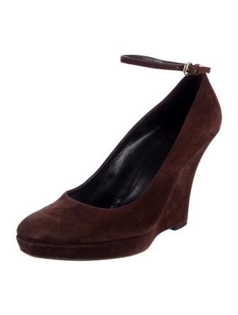 Gucci Suede Pumps