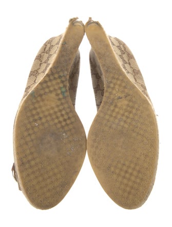 Gucci GG Canvas Canvas Pumps