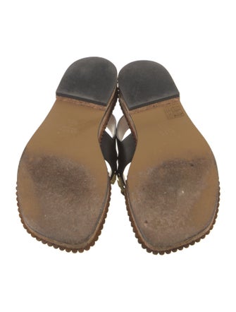 Gucci Leather Chain-Link Accents T-Strap Sandals