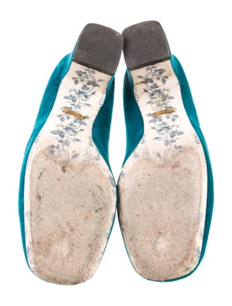 Gucci Double G Logo Velvet Pumps