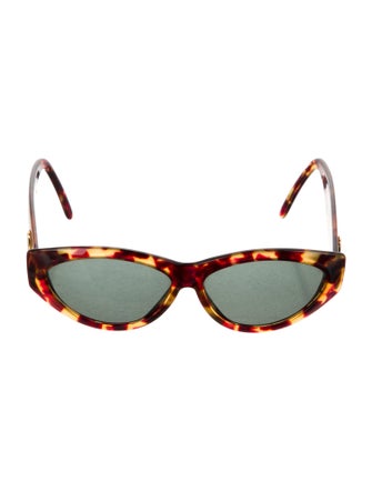 Gucci Cat-Eye Tinted Sunglasses