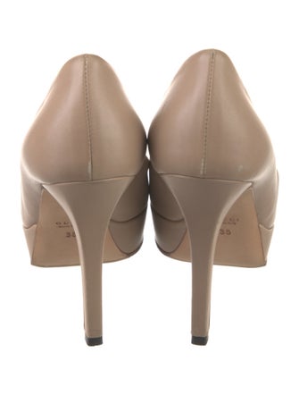 Gucci Leather Pumps