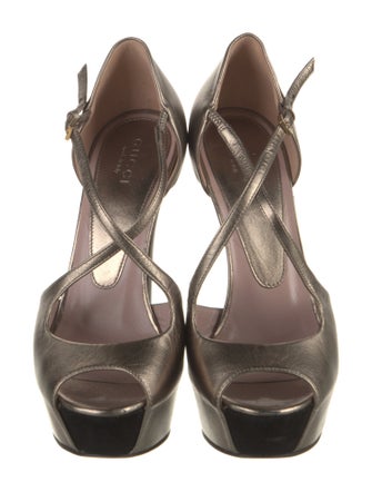 Gucci Leather T-Strap Pumps