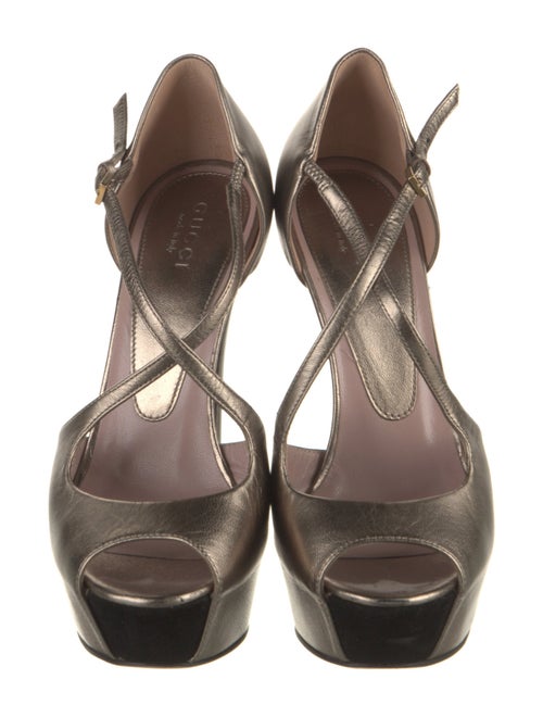 Gucci Leather T-Strap Pumps