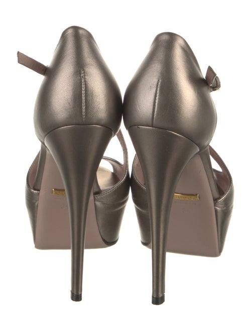Gucci Leather T-Strap Pumps