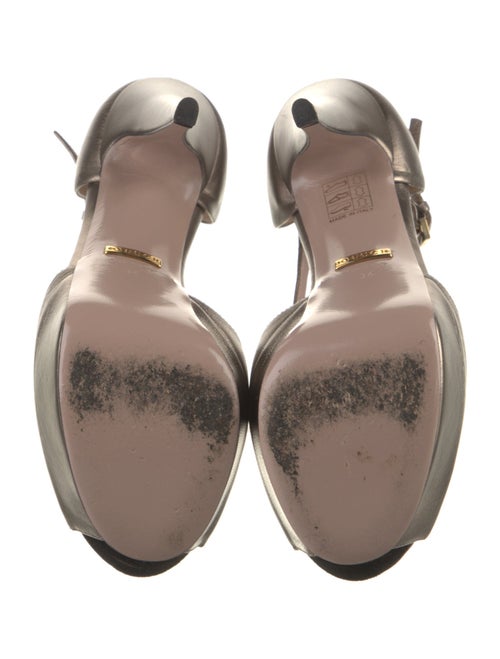 Gucci Leather T-Strap Pumps