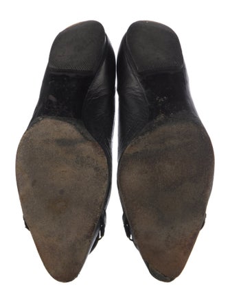 Gucci Interlocking G Logo Leather Flats