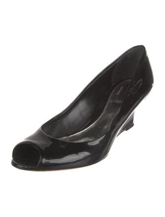 Gucci Interlocking G Logo Patent Leather Pumps