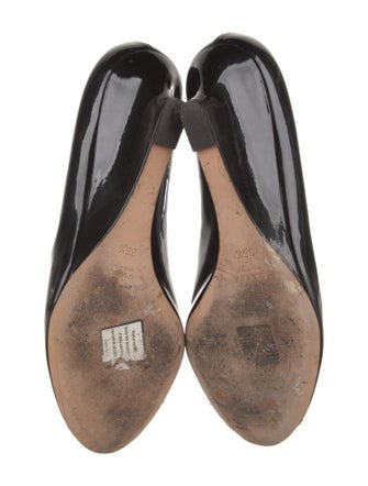 Gucci Interlocking G Logo Patent Leather Pumps