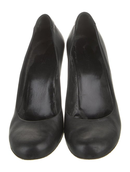 Gucci GG Signature Leather Pumps