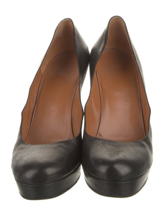 Gucci Leather Pumps