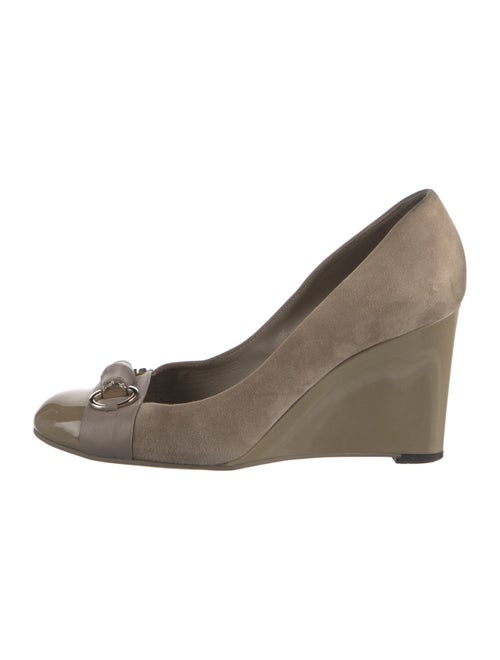 Gucci Horsebit Accent Suede Pumps