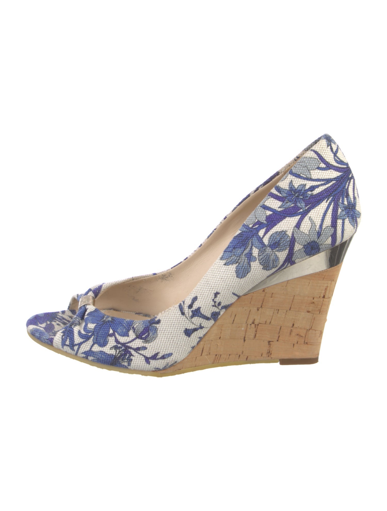 Gucci GG Logo Canvas Pumps