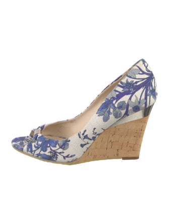 Gucci GG Logo Canvas Pumps